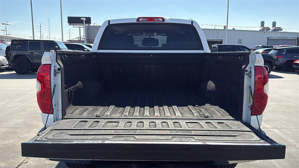 2017 Toyota TUNDRA 4X4 SR5