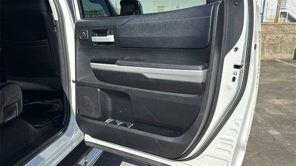 2017 Toyota TUNDRA 4X4 SR5