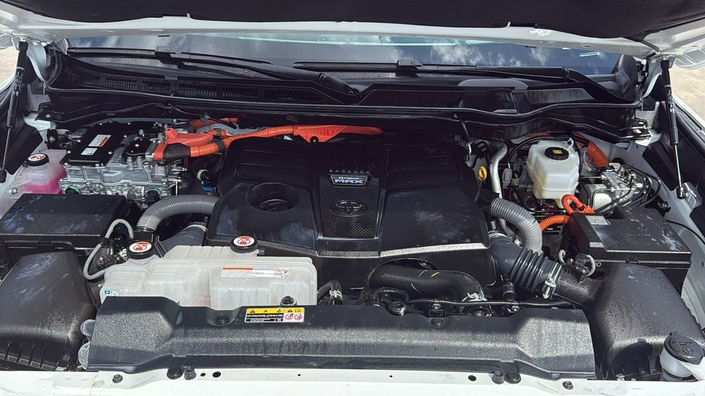 2025 Toyota TUNDRA HV 4X4 Platinum