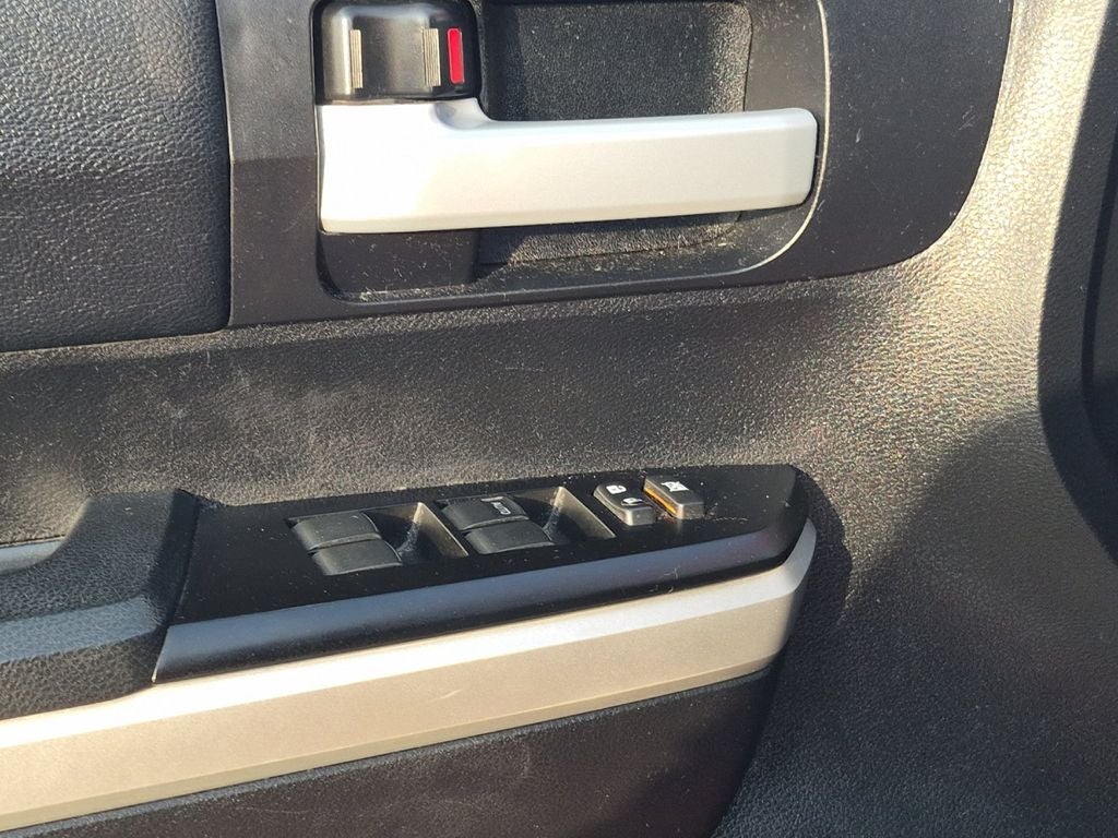 2017 Toyota Tundra SR5