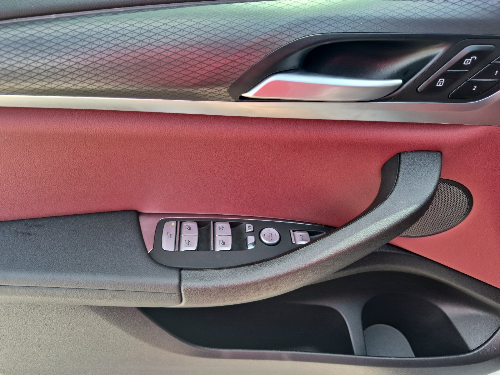 2025 BMW X4 xDrive30i
