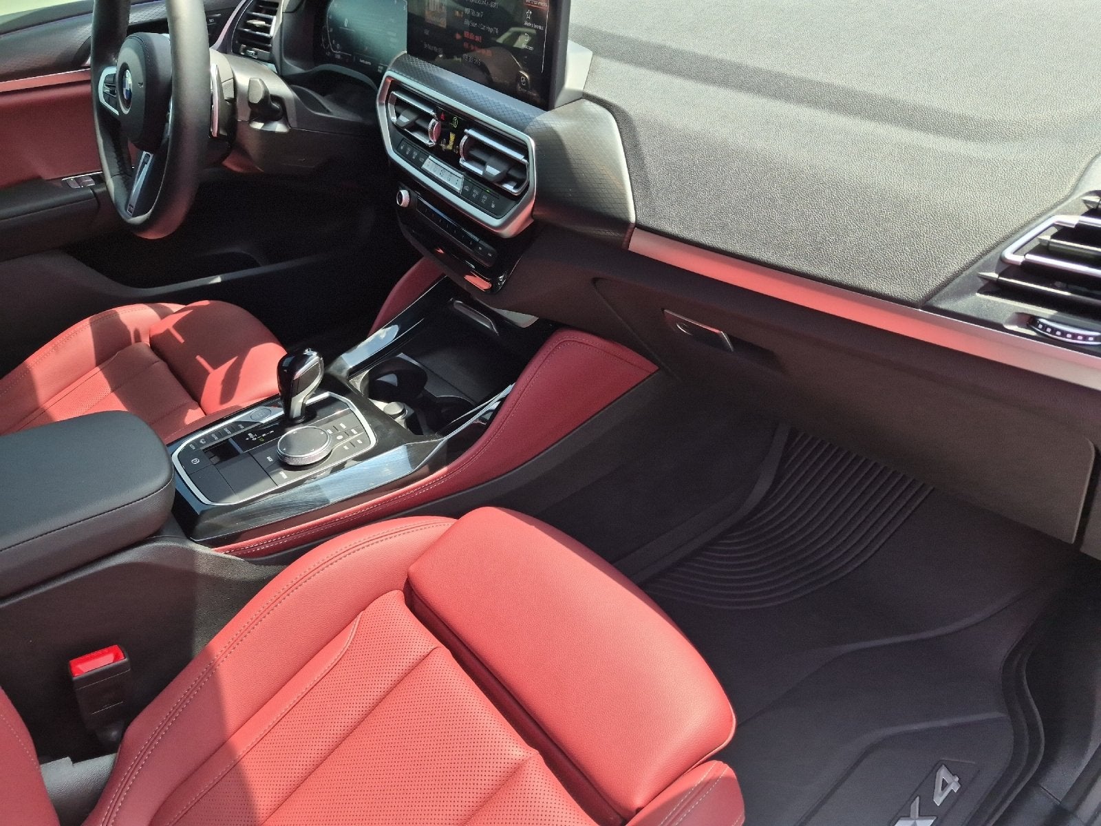 2025 BMW X4 xDrive30i