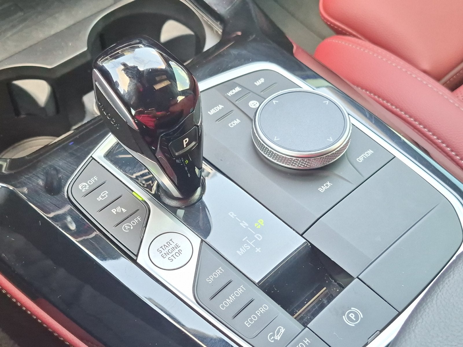 2025 BMW X4 xDrive30i