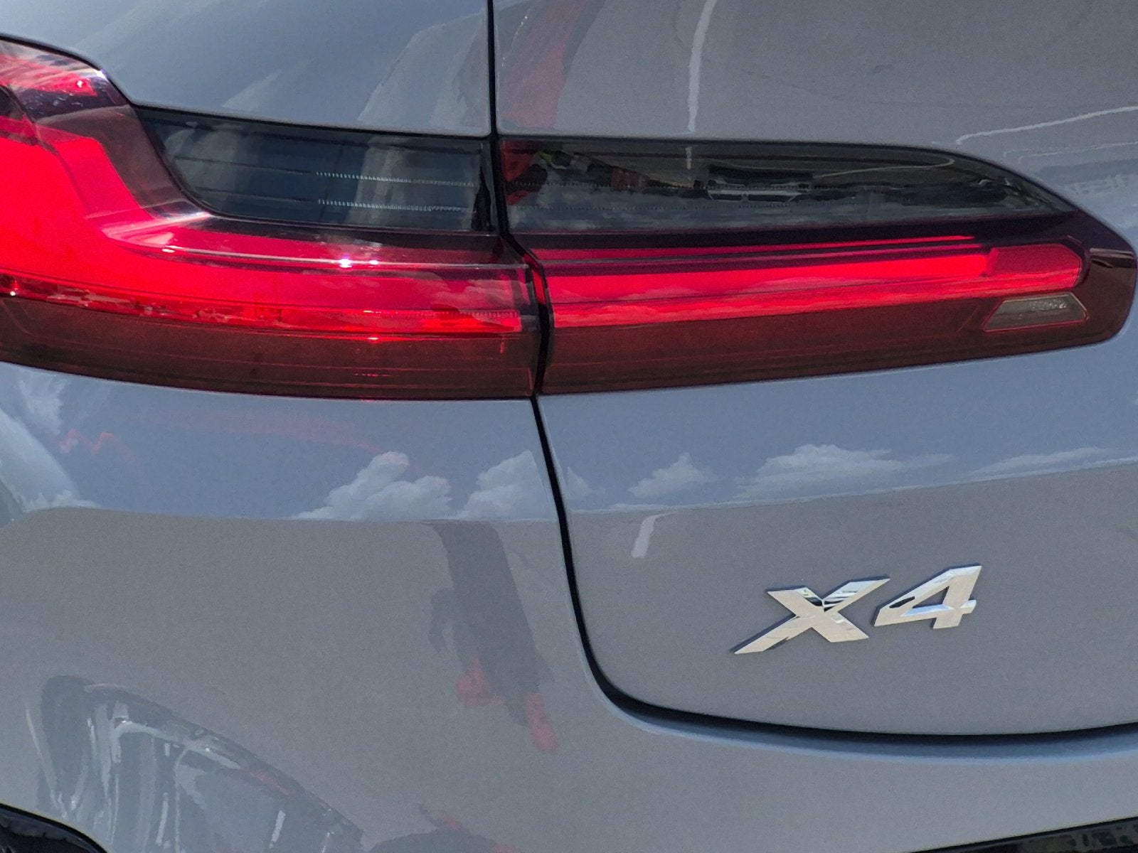 2025 BMW X4 xDrive30i