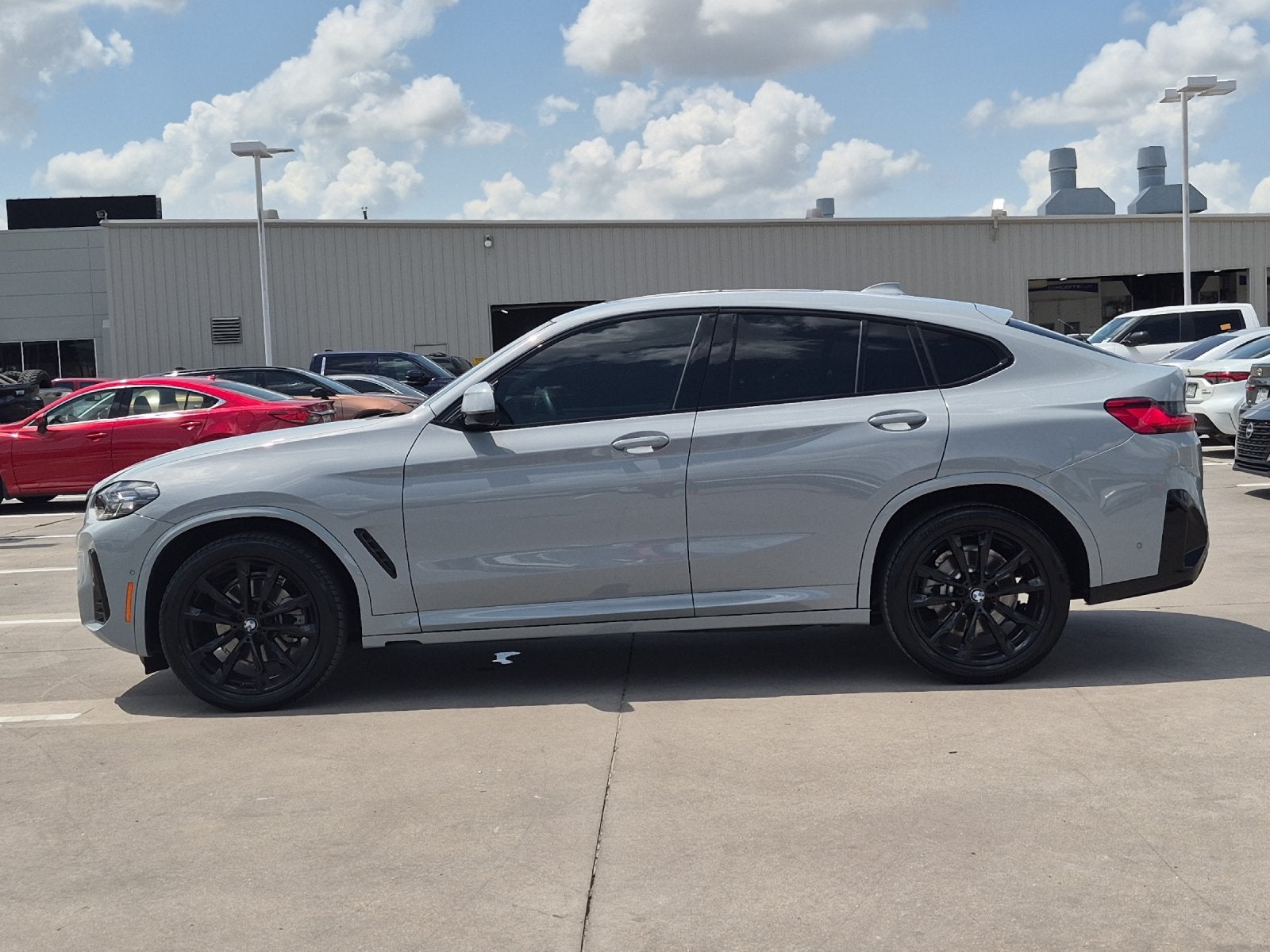 2025 BMW X4 xDrive30i