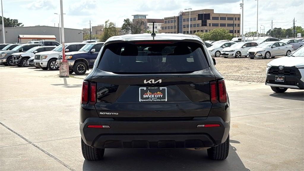 2023 Kia Sorento LX