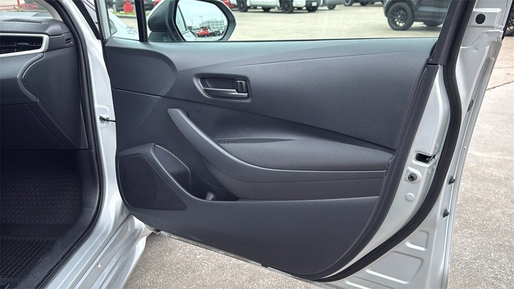 2025 Toyota COROLLA LE