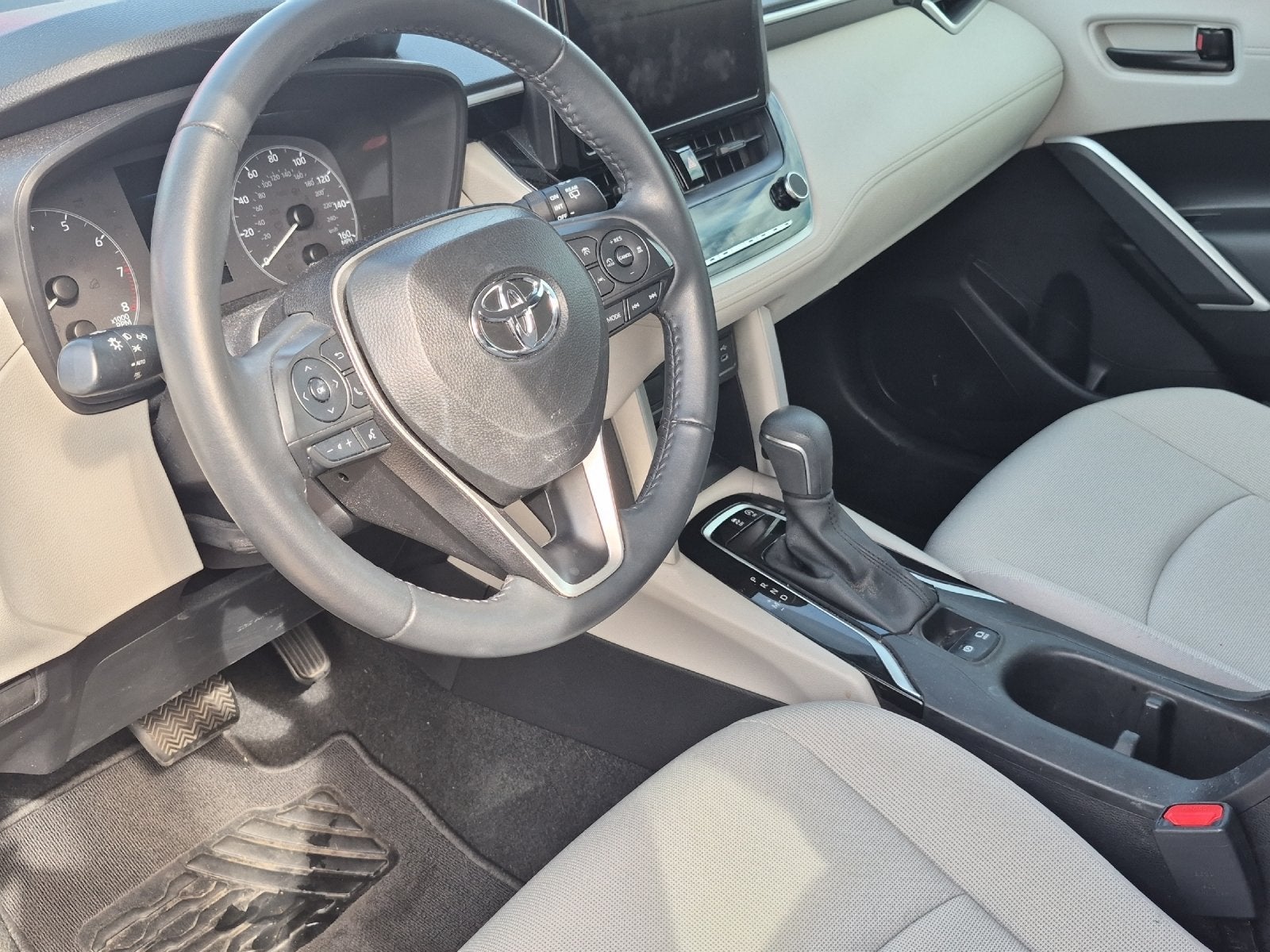 2025 Toyota Corolla Cross LE