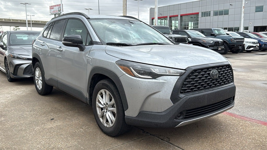 2025 Toyota Corolla Cross LE