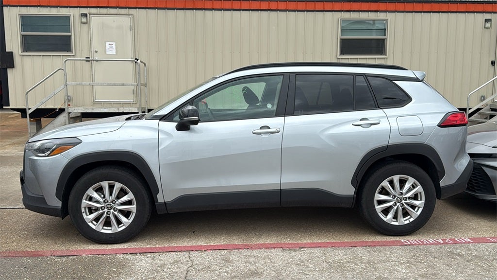 2025 Toyota Corolla Cross LE