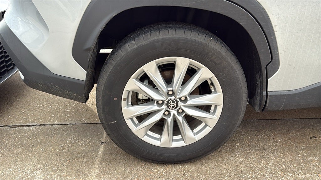 2025 Toyota Corolla Cross LE