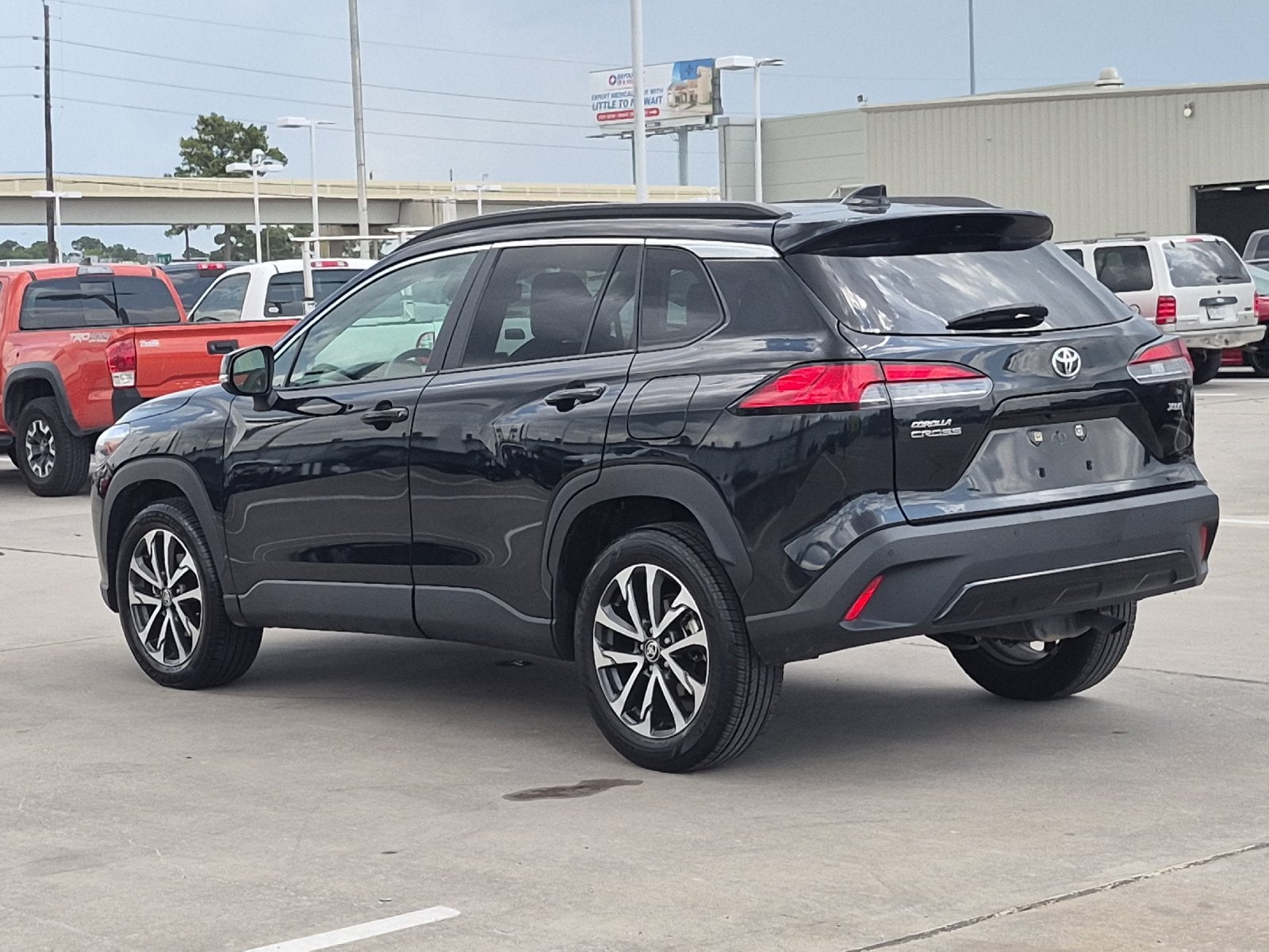 2025 Toyota Corolla Cross XLE