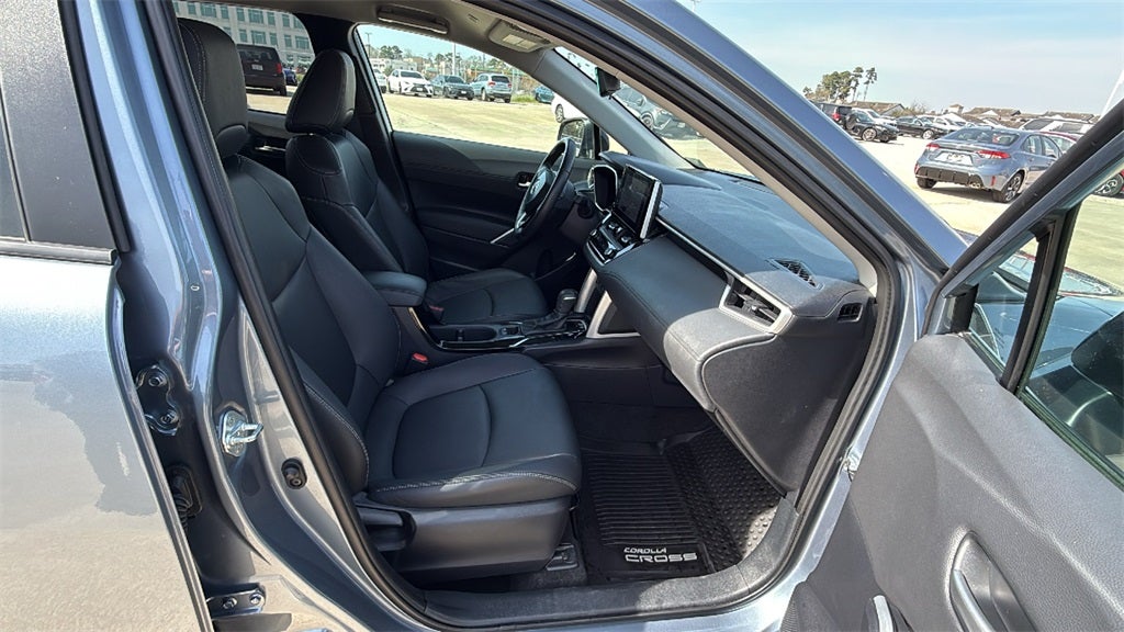 2025 Toyota Corolla Cross XLE