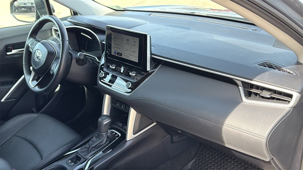 2025 Toyota Corolla Cross XLE