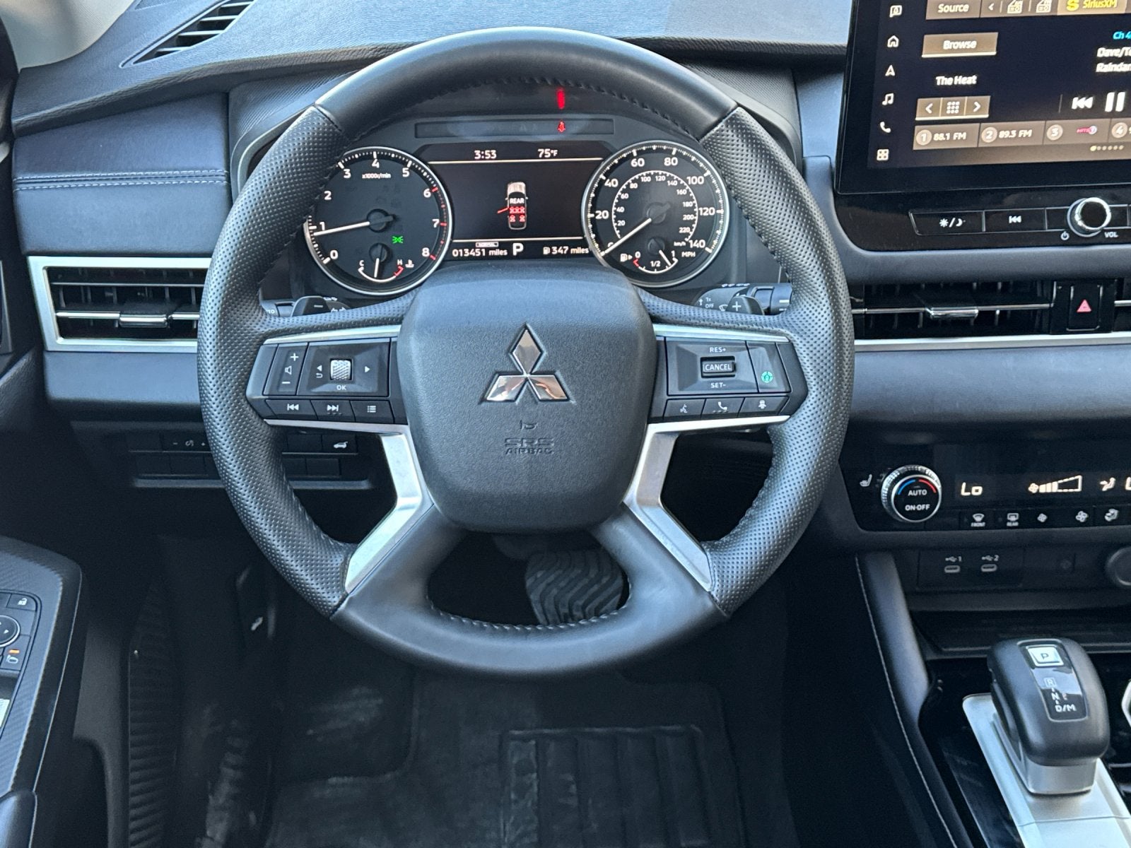 2025 Mitsubishi Outlander SE