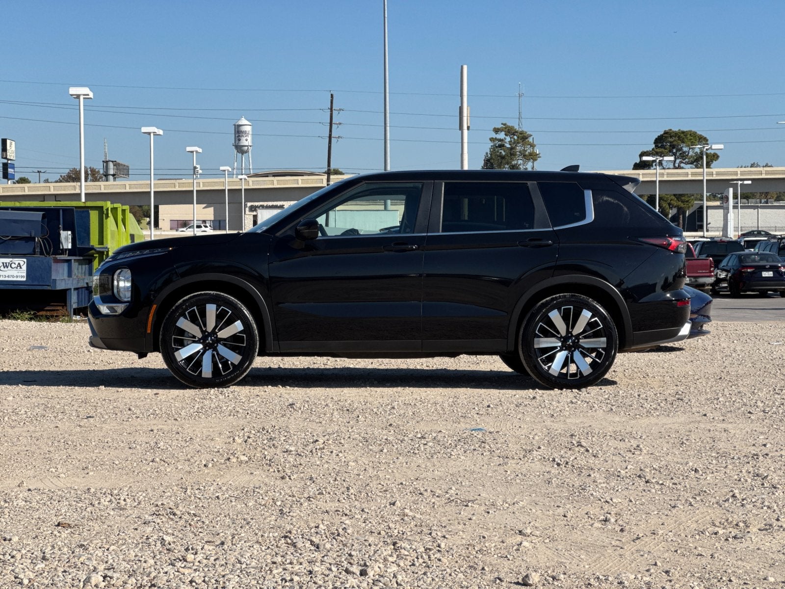 2025 Mitsubishi Outlander SE