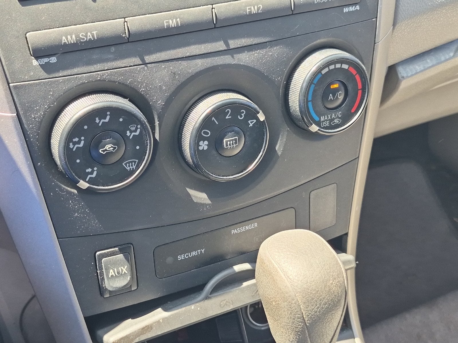 2009 Toyota COROLLA LE