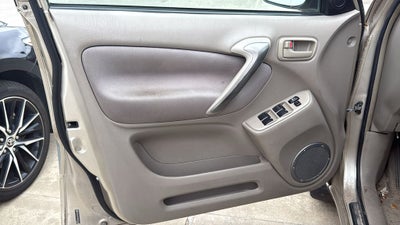 2005 Toyota RAV4 Base