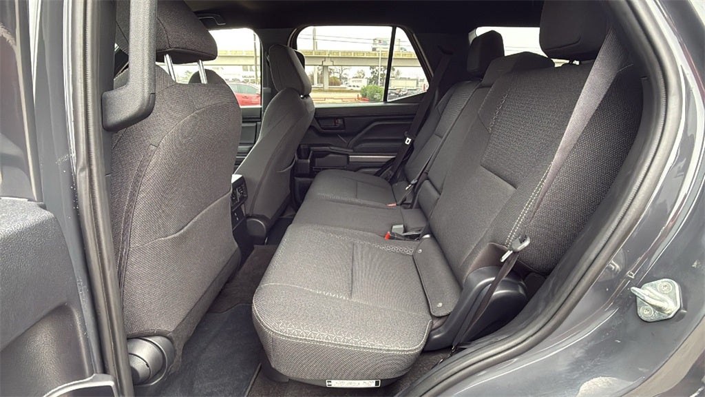 2025 Toyota 4RUNNER SR5