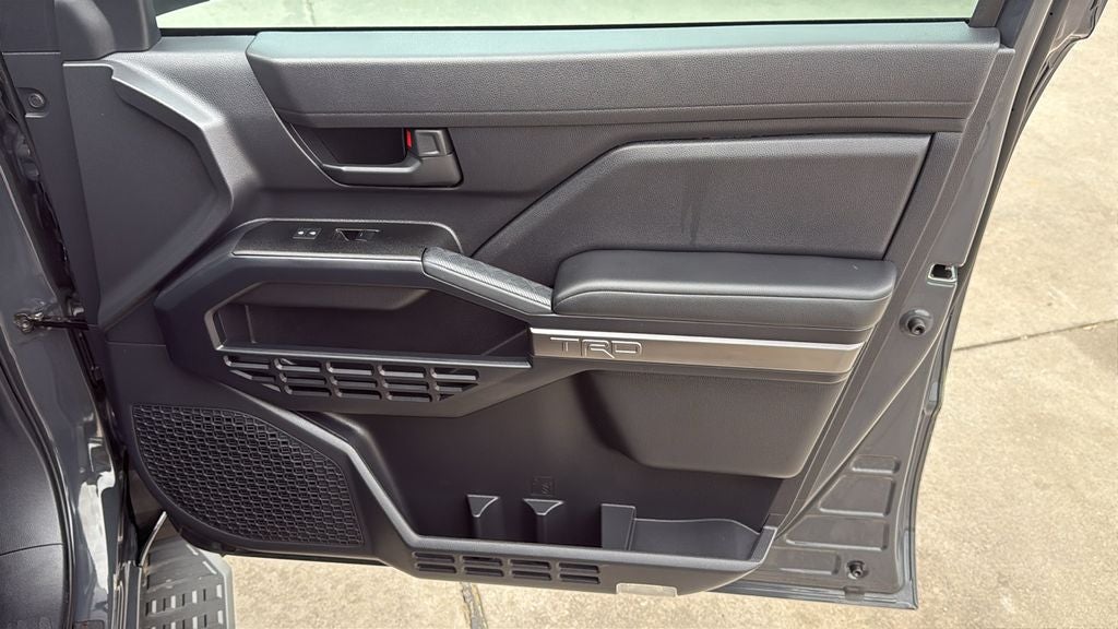2025 Toyota 4RUNNER HYBRID TRD Off Road