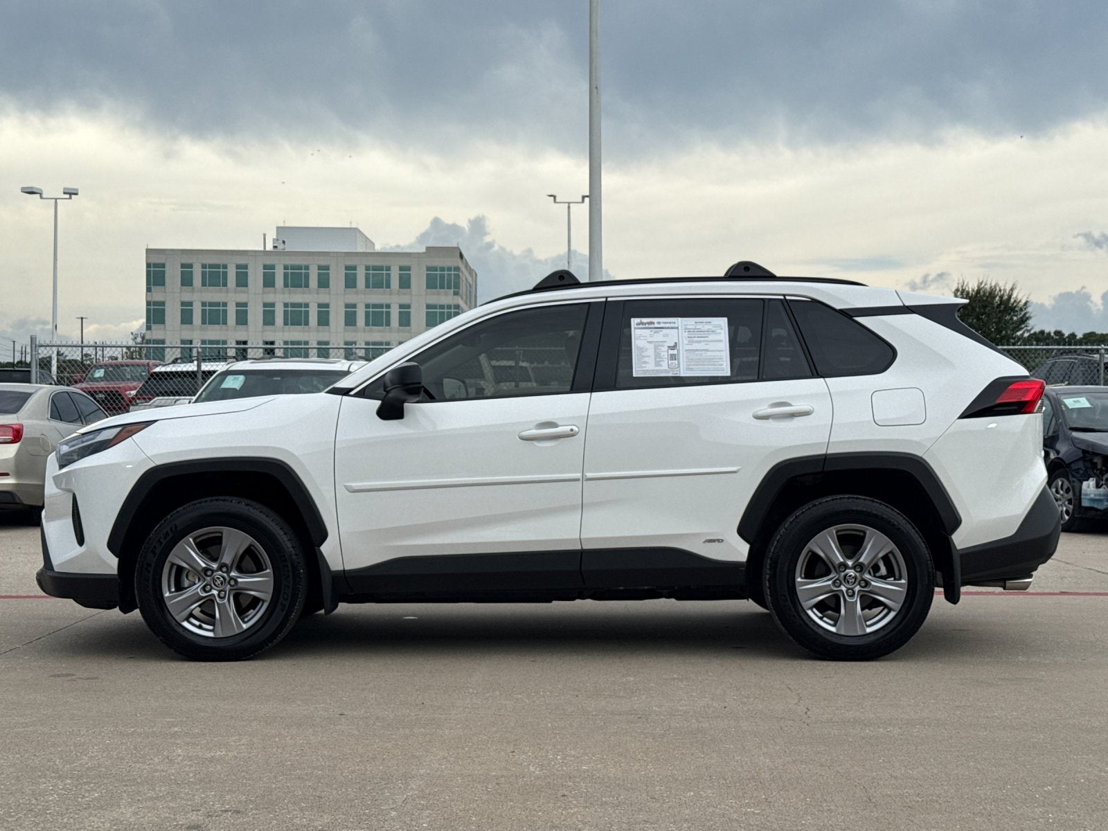 2025 Toyota RAV4 Hybrid LE