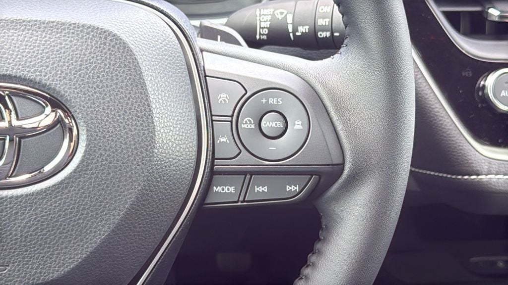 2026 Toyota COROLLA HATCHBACK SE