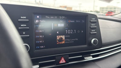 2025 Hyundai Elantra SE