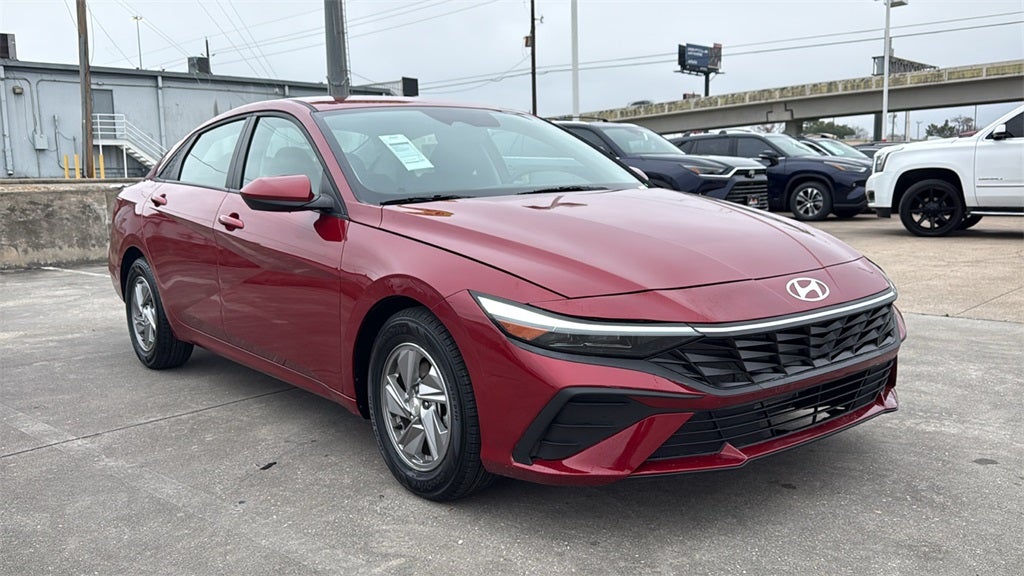 2025 Hyundai Elantra SE