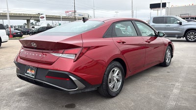 2025 Hyundai Elantra SE