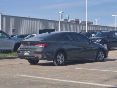 2025 Hyundai Elantra SE