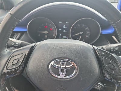 2022 Toyota C-HR XLE