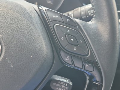 2022 Toyota C-HR XLE