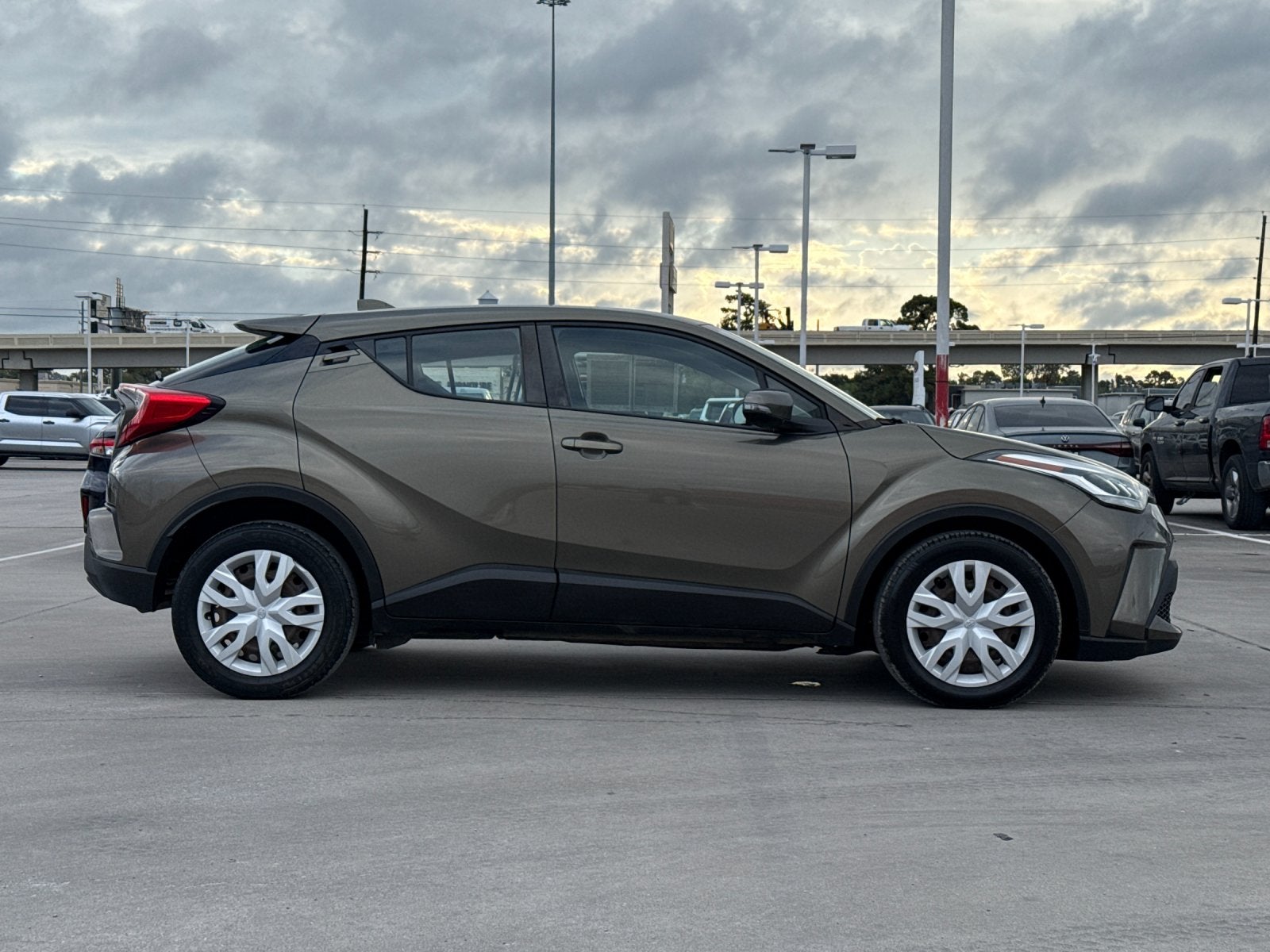 2021 Toyota C-HR LE