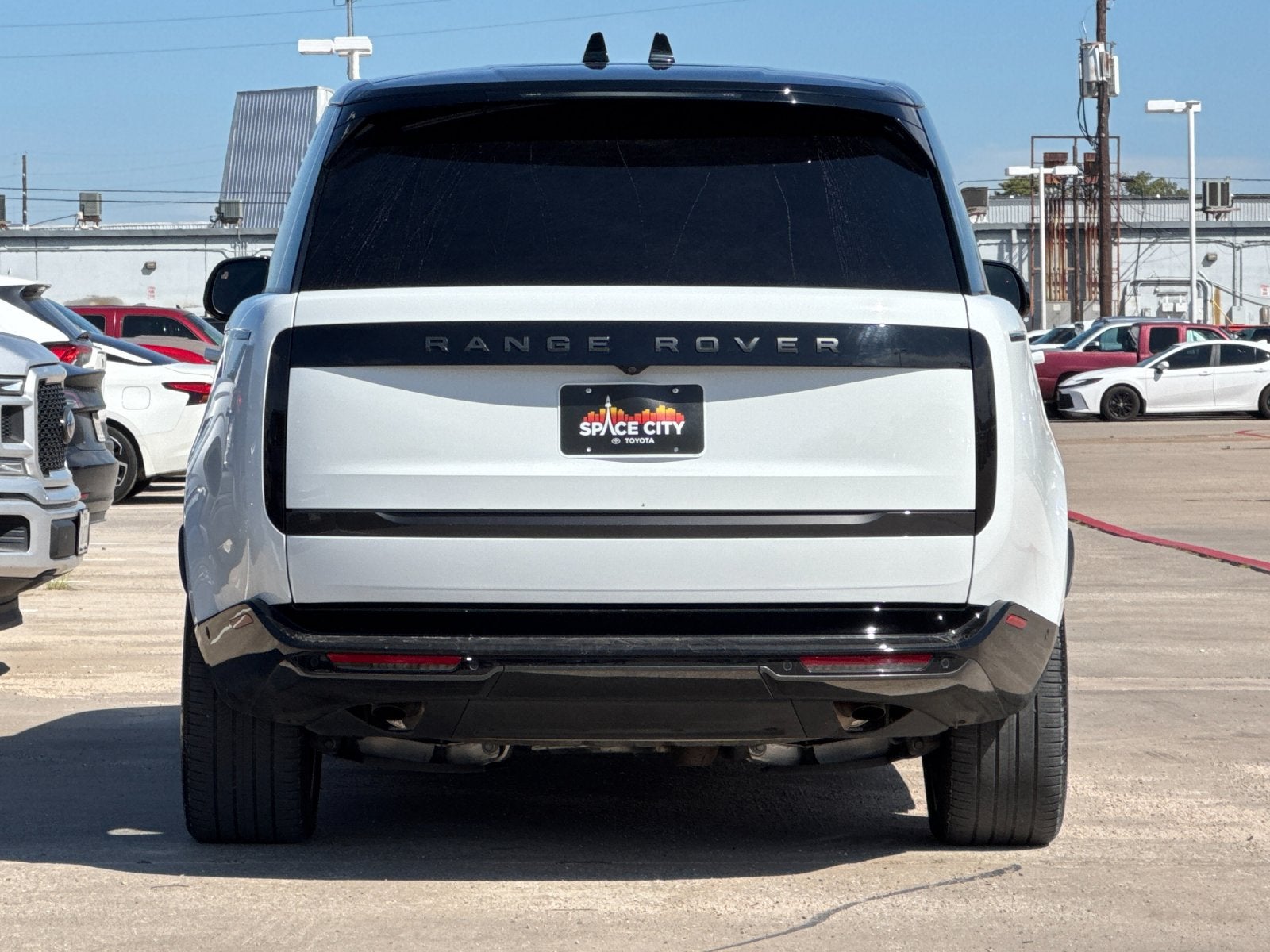 2025 Land Rover Range Rover SE