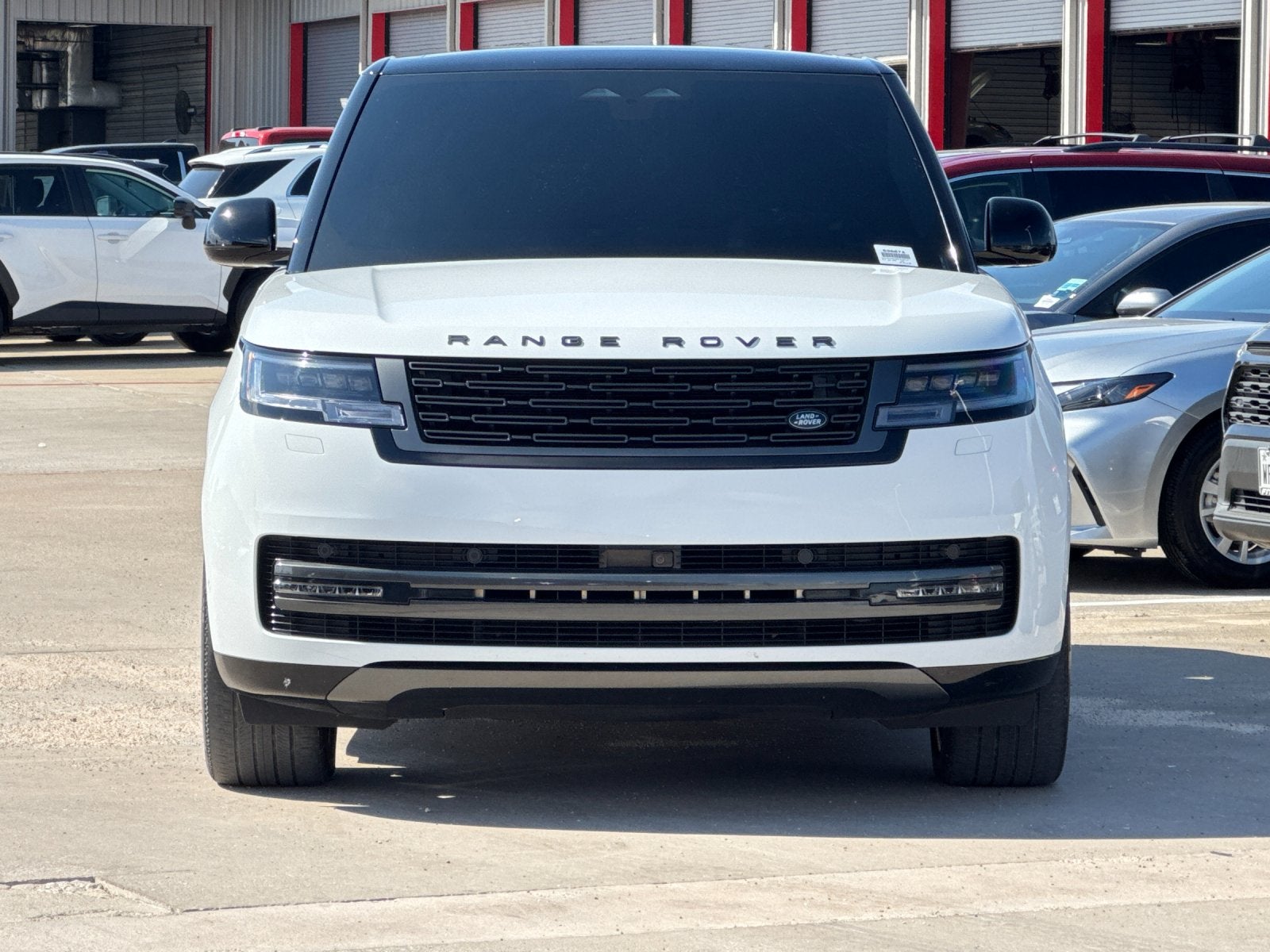 2025 Land Rover Range Rover SE