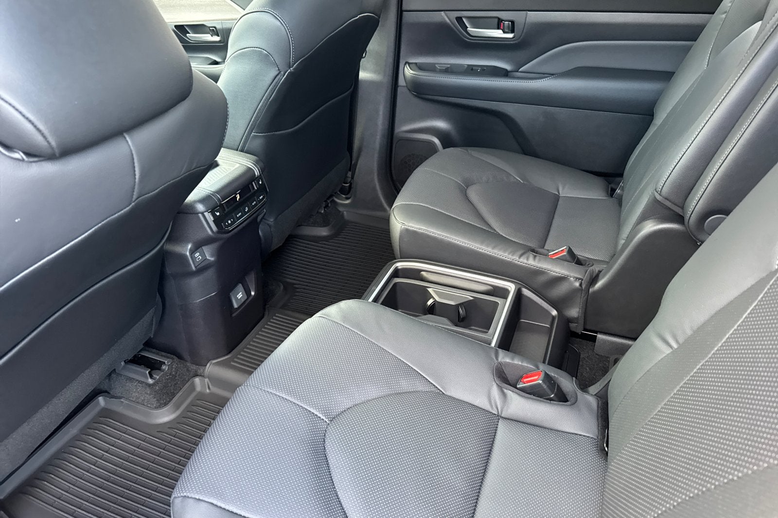 2026 Toyota Highlander Hybrid Limited