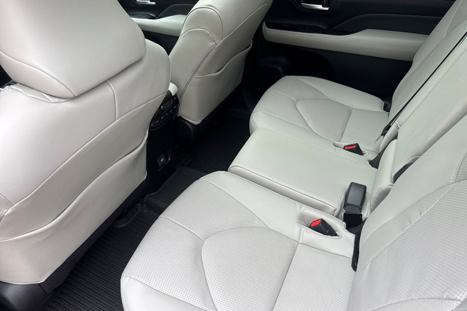 2026 Toyota Highlander Hybrid Limited