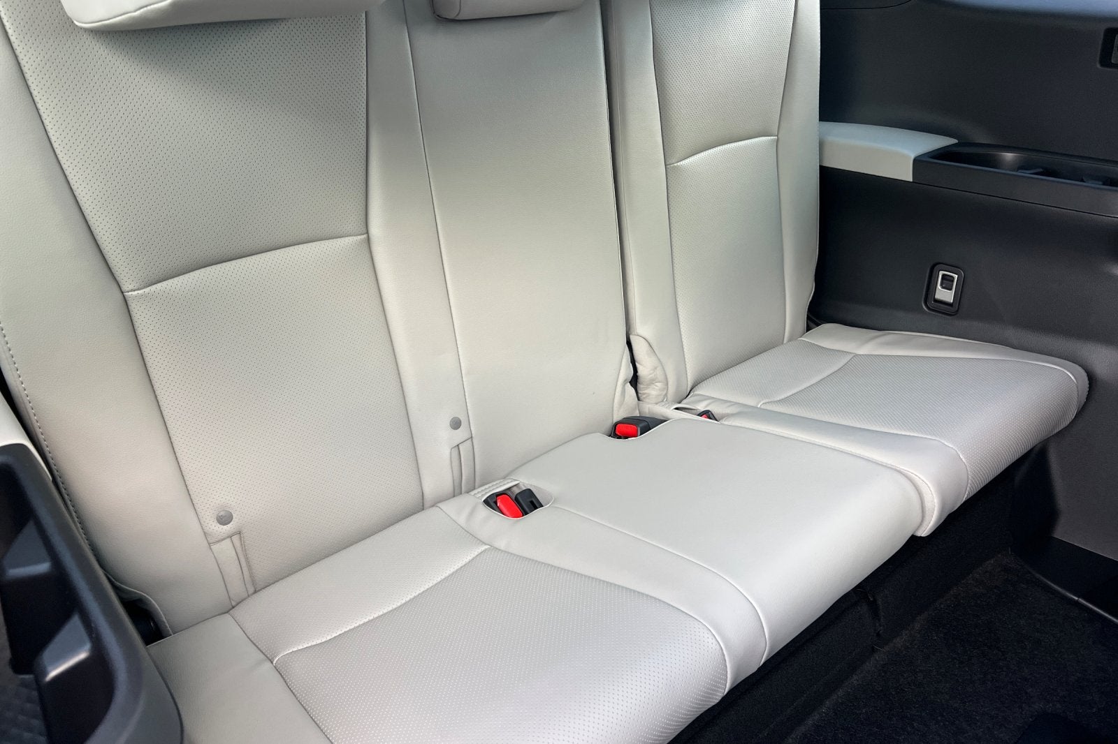 2026 Toyota Highlander Hybrid MAX Platinum