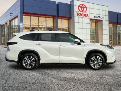 2026 Toyota Highlander Hybrid XLE