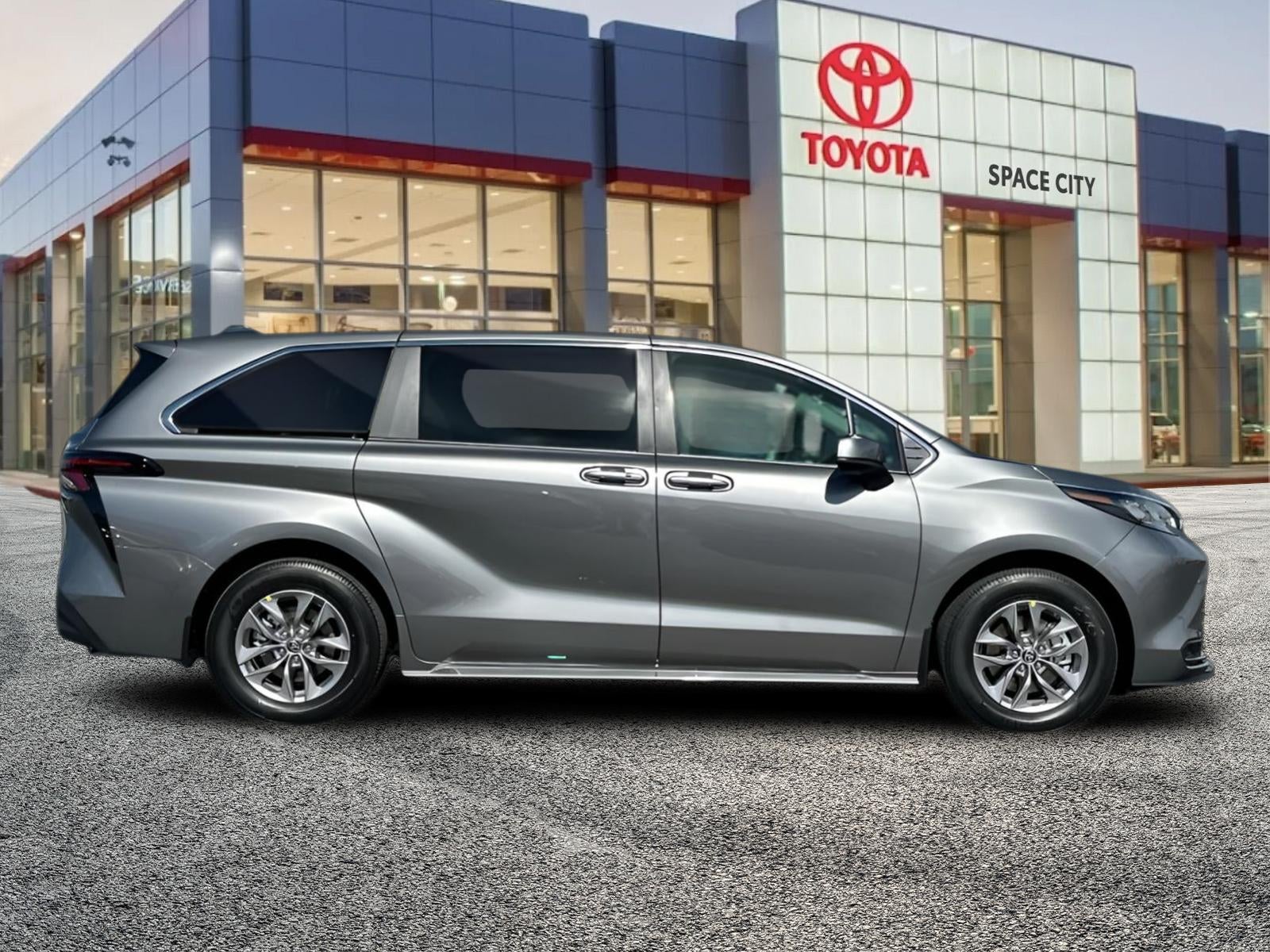 2026 Toyota Sienna LE