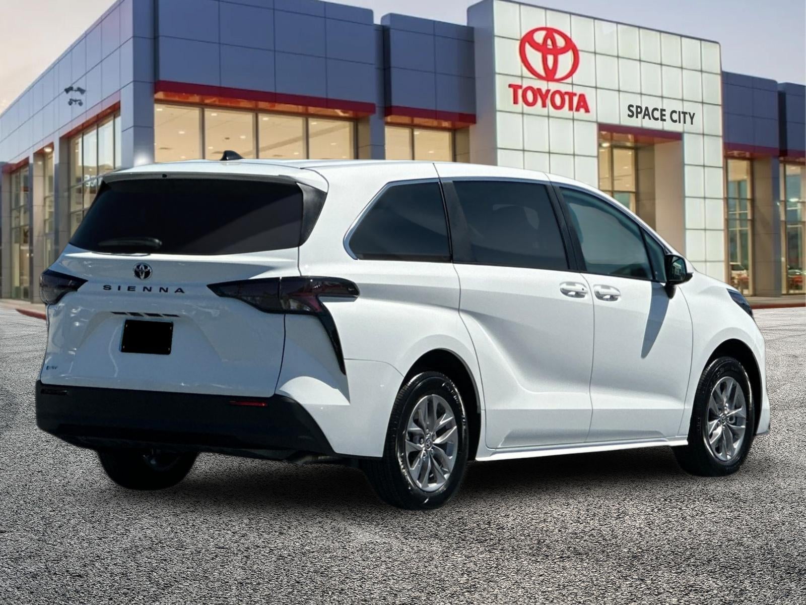 2026 Toyota Sienna LE