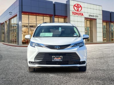 2026 Toyota Sienna LE