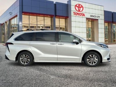 2026 Toyota Sienna XLE